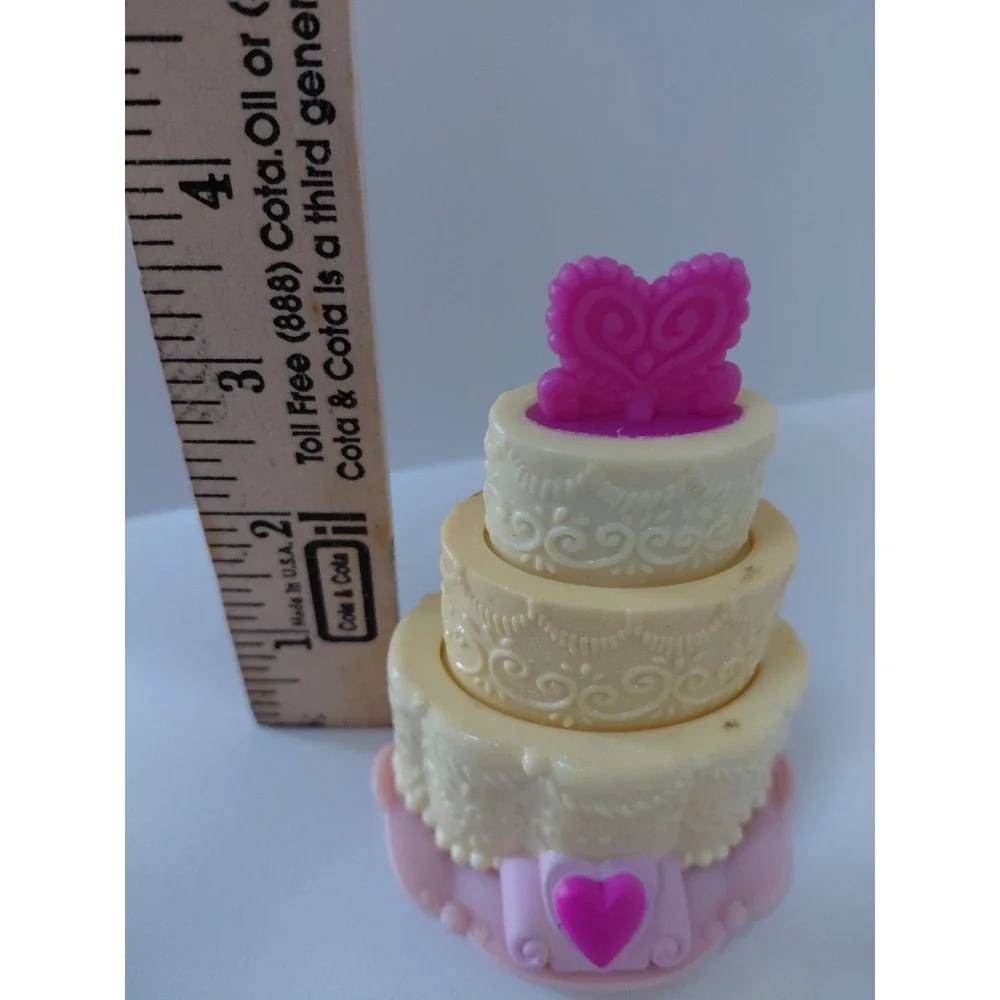 My Little Pony MLP G3 Celebration Castle Tiered Wedding Cake Yellow Pink VTG